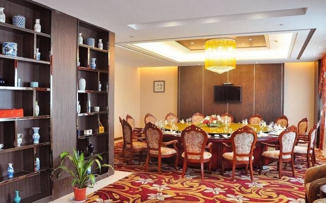 Golden Phoenix Hotel