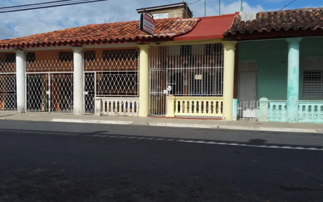 Hostal Sr.Handy Santalla