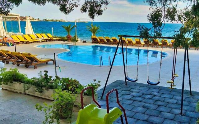 Aphrodite Beach Hotel