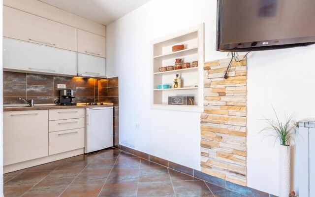Beautiful Home in Makarska With Wifi and 4 Bedrooms