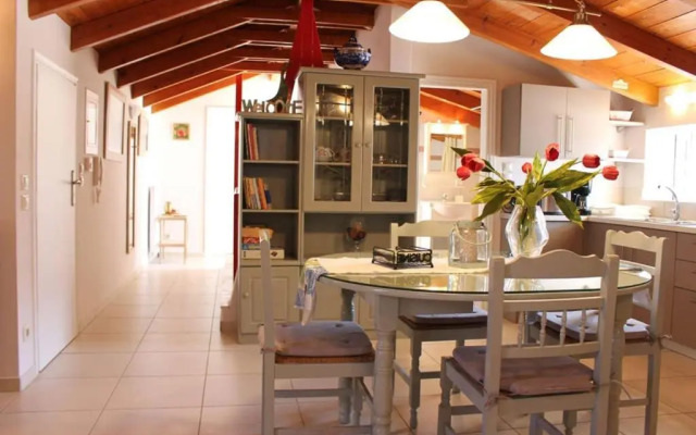 New independent loft, 360⁰ view, 5' beach/center