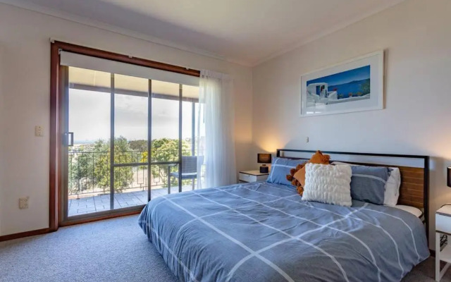 Celestial Heights - Stunning Views of City & Bay