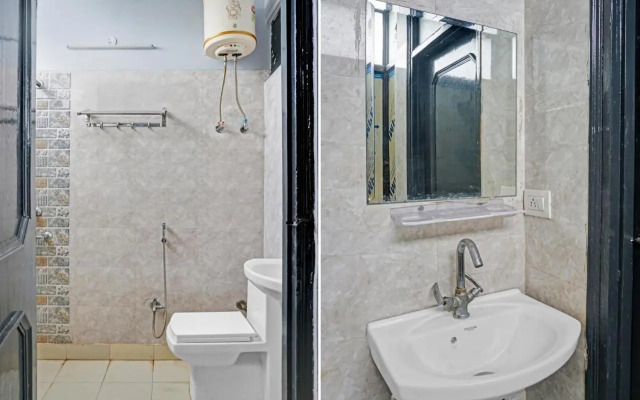 Oyo 92864 Silver Stone