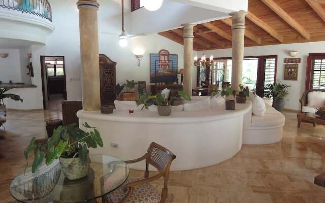 4BR Villa Las Piñas CasadeCampo by ASVR