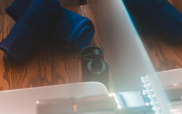 Ideal Location, Stylish 1BR Apartment with Free Parking