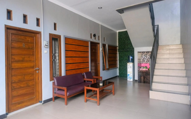 Super OYO 1226 Al Abror Homestay