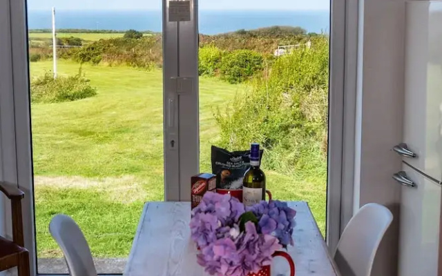 Bungalow in Pendeen With Stunning Sea Views