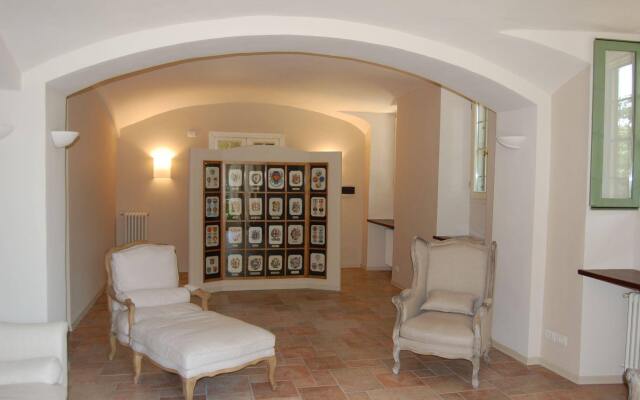 Le Serre Suites & Apartments