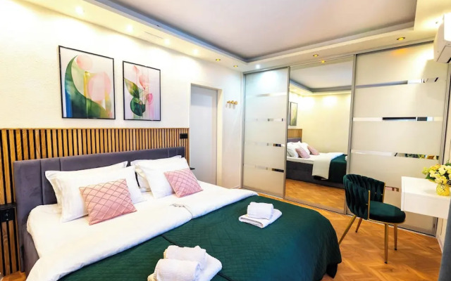 Elegant APT 5 min walk from Split center