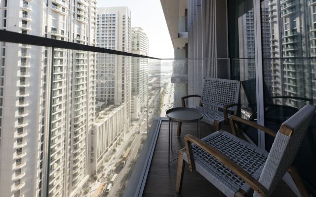 Luxurious Waterfront 1BR with Sea Views