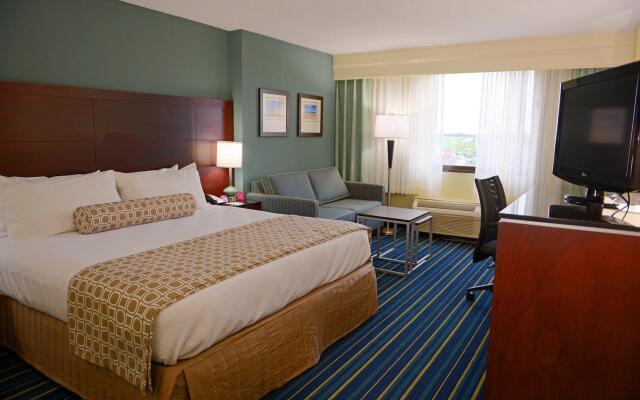 Crowne Plaza Virginia Beach Town Center, an IHG Hotel