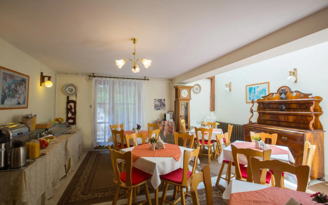Helios Hotel Pension