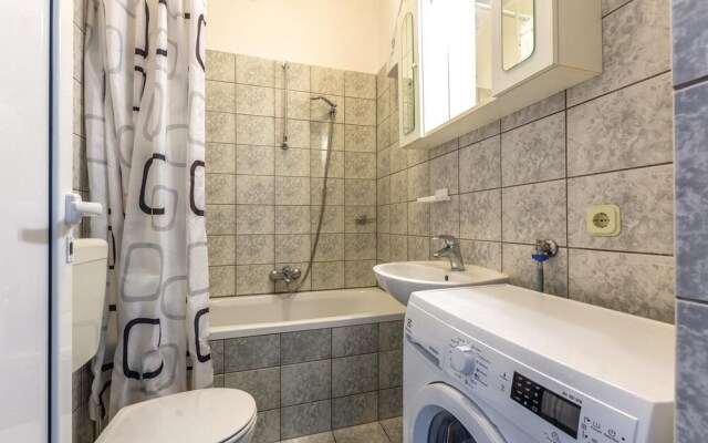 Stunning Home in Podstrana With Wifi and 2 Bedrooms