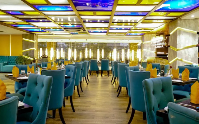 Hotel Saffron Crest