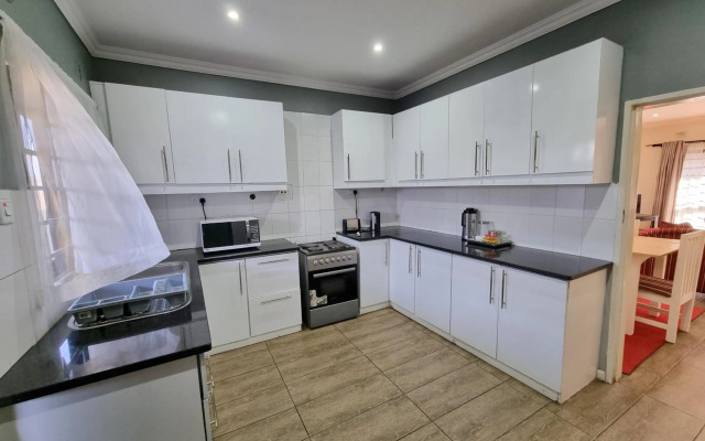 Mwaiseni Maisonettes apartments