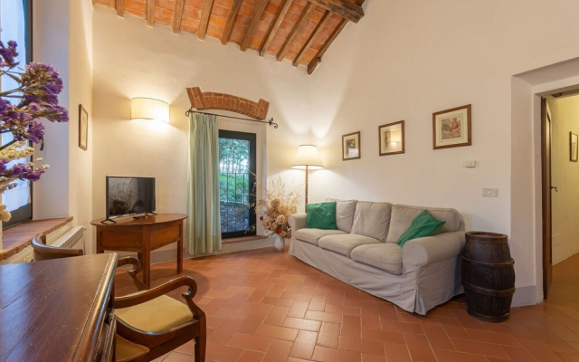 Period Farmhouse With Swimming Pool