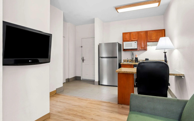MainStay Suites Addison-Dallas