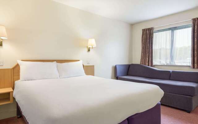 Days Inn by Wyndham Chesterfield Tibshelf