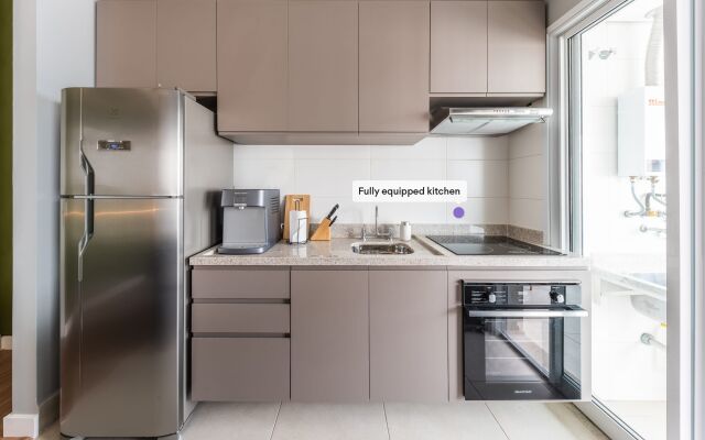 Apartamento com varanda e ótima localização | Vila Olímpia