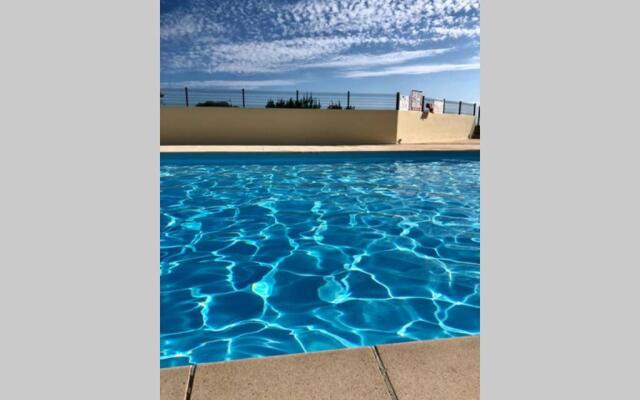 Charmant studio à 400m de la plage avec piscine