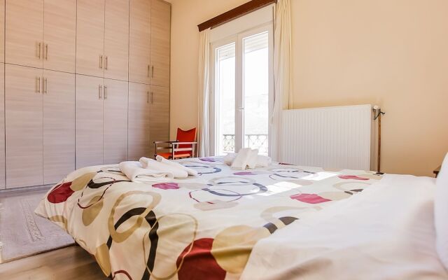 Homely Holiday Home in Sernikaki with Balcony
