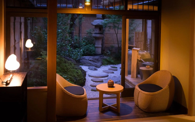Nazuna Kyoto Nijo-jo
