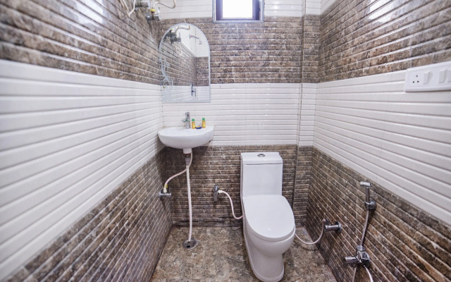 FabHotel Aakarshan Paradise