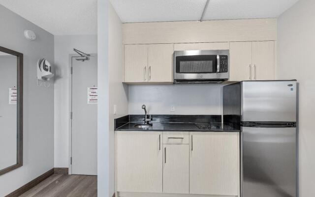 Emerald Hotel & Suites