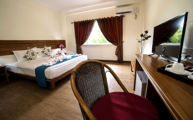 Royal Aykare Lodge