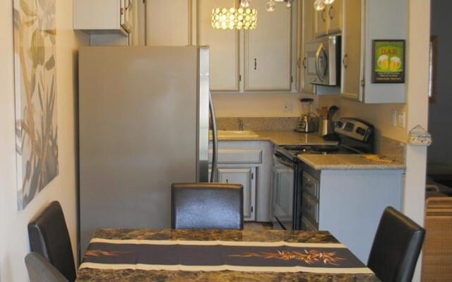 Downtown Chestnut Apartment