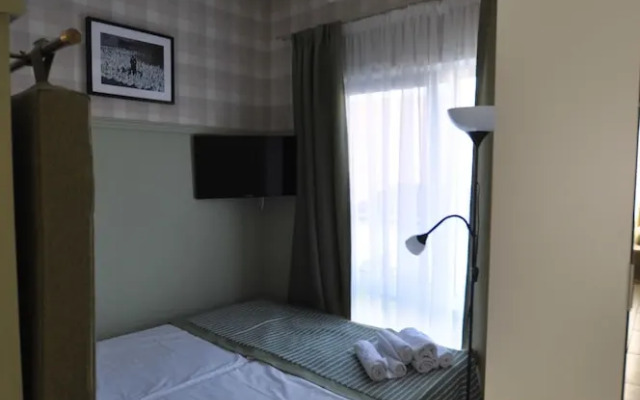 Gus House