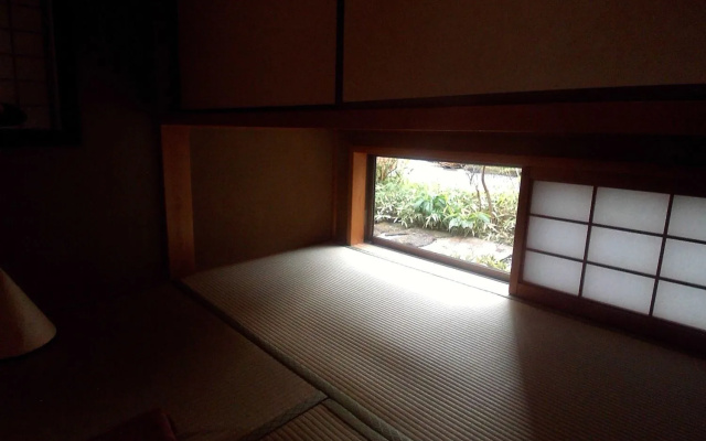 Nishijin Narahian