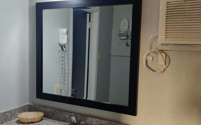 Americas Best Value Inn - Stuttgart