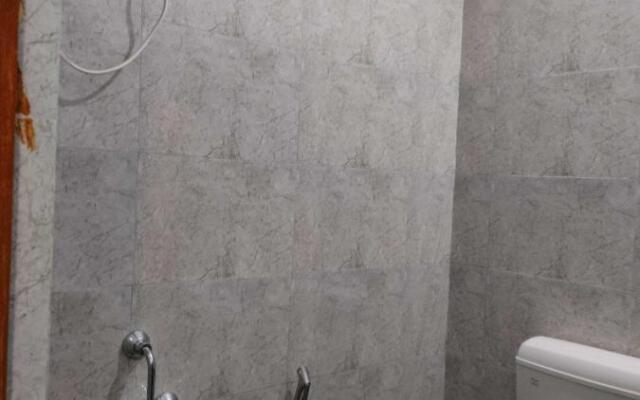 OYO 90712 Hotel Rajkiran Palace Deoria