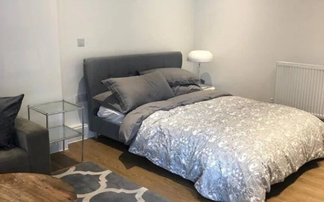 Stunning 1-bed Studio in Watford