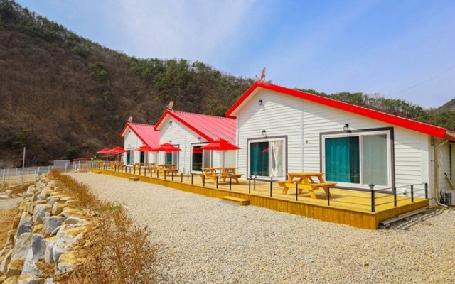 Boeun Crayons Pension