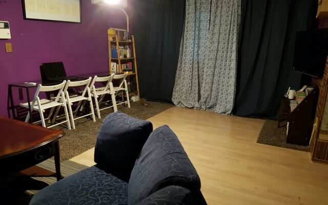 Dustin Guesthouse - Hostel