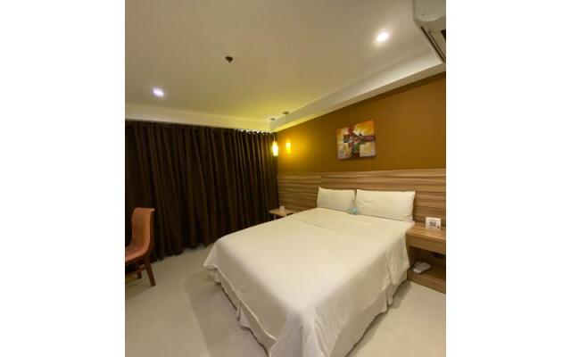 Capital O 820 Guijo Suites Makati