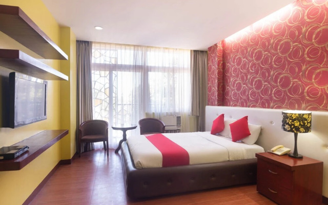 Oyo 159 San Remigio Pensionne Suites