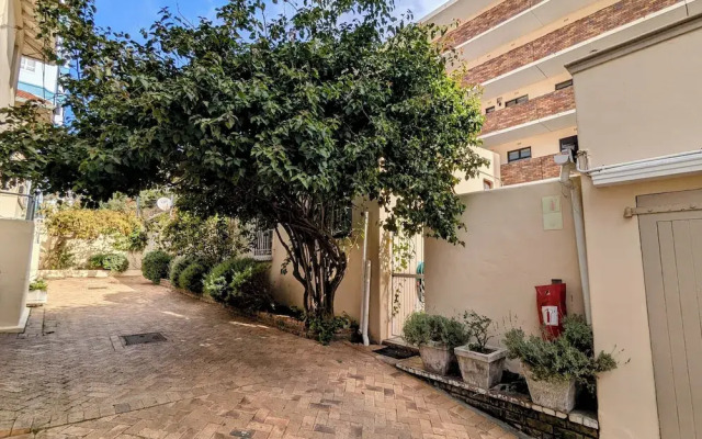 Beachside 2BD Home in the Heart of Sea Point!