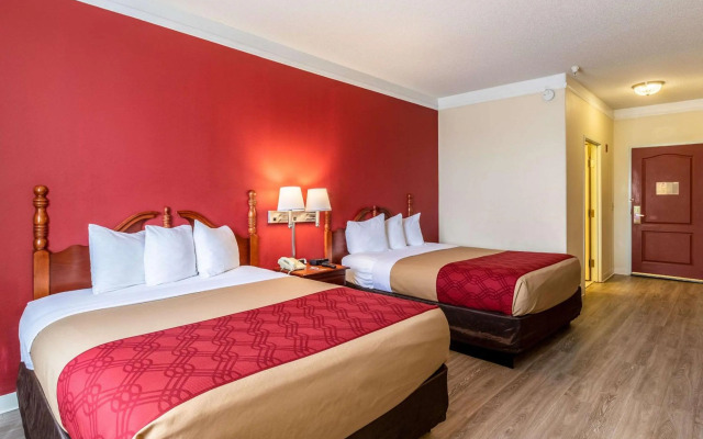 Econo Lodge Inn & Suites Douglasville