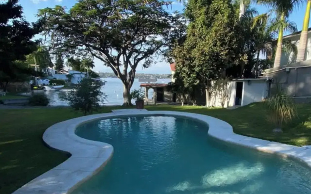 Room in House - Dream House on Lake Tequesquitengo