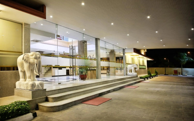 OYO 775 Aviari Hotel