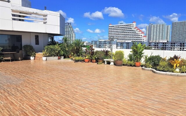 Fantastic 2 bed With Huge Balcony & sea Views