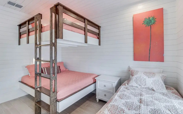 Casa de Coconuts by Silver Sands Vacation Rentals