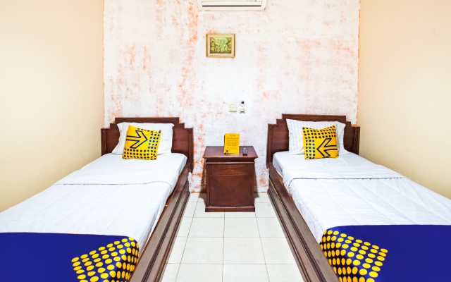 SPOT ON 3858 Elsana Transit Hotel