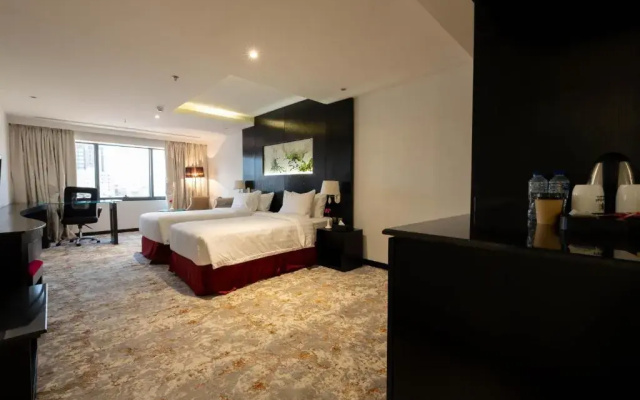 MIRA Hotel