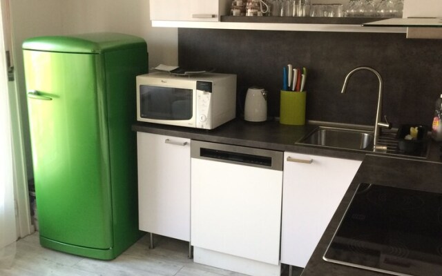 Lemon Apartment