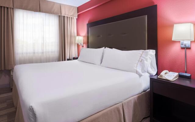 Holiday Inn Express & Suites Kendall East Miami, an IHG Hotel