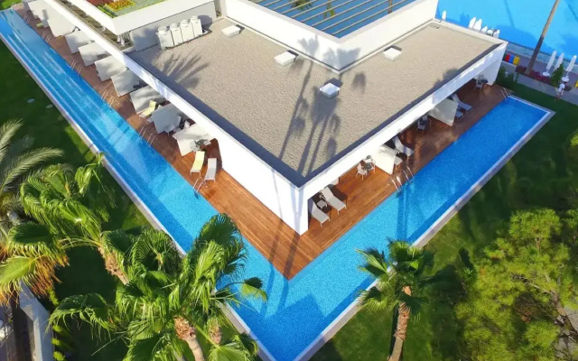Acanthus Cennet Barut Collection - Ultra All Inclusive